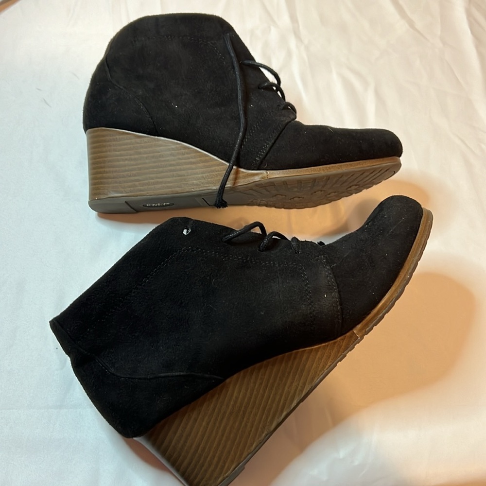 Dr Scholls Memory Foam Boot Worn Once - image 2